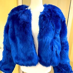Fuzzy blue coat with tags